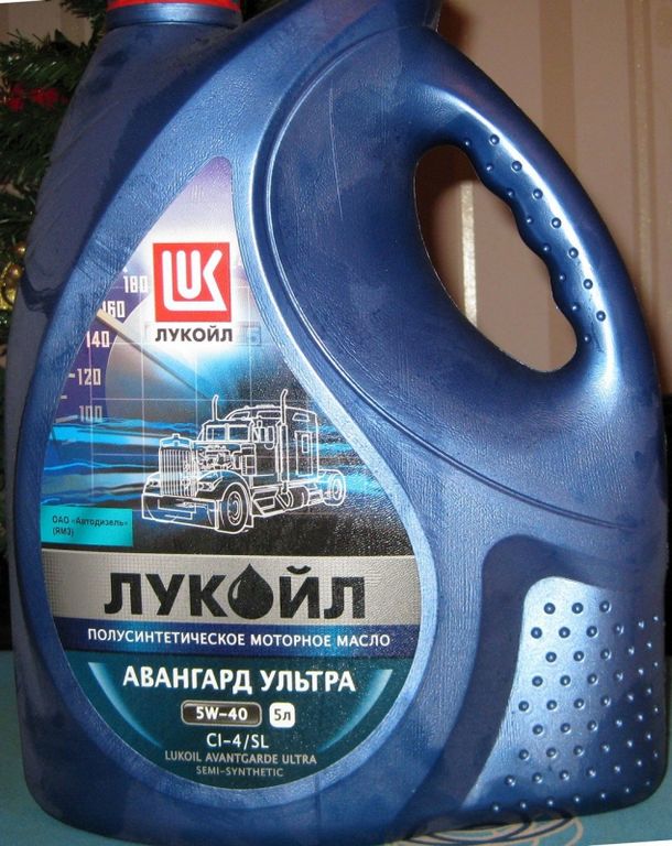 Lukoil avantgarde 15w 40. Моторное масло Лукойл Авангард 10w 40 для дизеля. Лукойл Авангард ультра 10w-40 ci-4/SL 5л. Масло Лукойл 10w 40 синтетика. Масло моторное Лукойл-Авангард ультра 10w-40 полусинтетическое 5л.