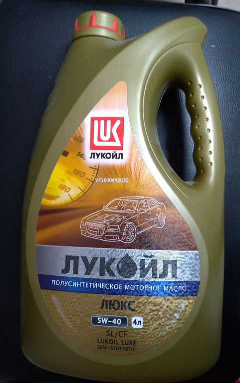 Моторное масло Лукойл Люкс 5w40 SL/CF полусинт. 4л 2