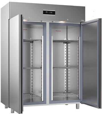 Холодильный шкаф Sagi HD15T