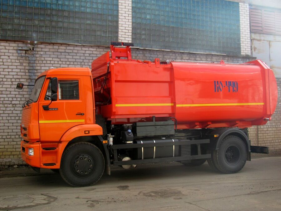 КО-449-19 на шасси КАМАЗ 43253-3010-69 мусоровоз с боковой загрузкой универсальный захват Коммаш