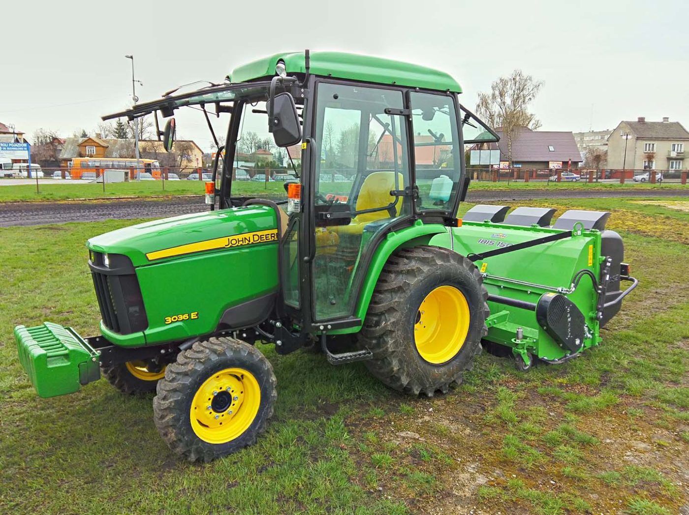 Мульчирователь EMU 160 S навесной, с бункером, легкий класс (до 3,5см),  цена в Санкт-Петербурге от компании Агрокомплект