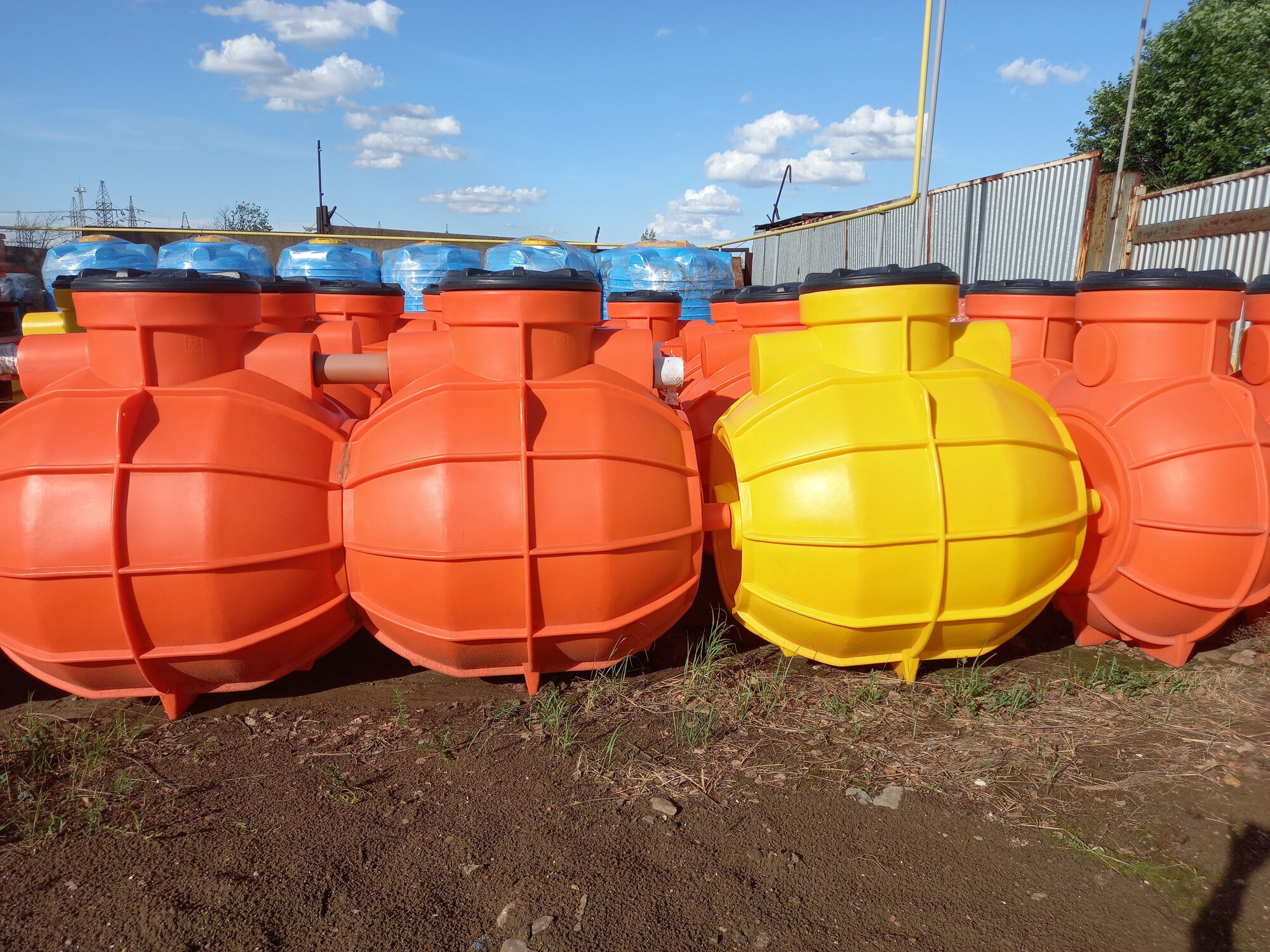 Емкость для канализации 1000 литров накопительная с силовыми ребрами жесткости для сбора бытовых стоков 3