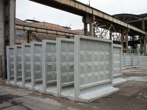 Забор бетонный монолитный ширина 2 м, до 2,5 т, высота до 3 м