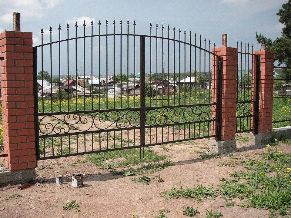 Ворота распашные для загородного дома по индивидуальным размерам 1